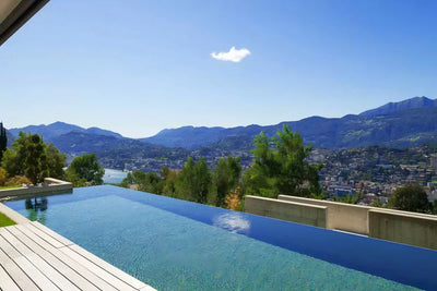 Cómo instalar y retirar la aleta del skimmer de la piscina