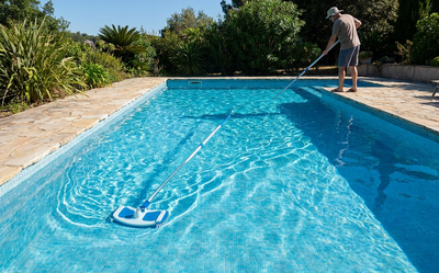 Cómo usar floculante líquido en la piscina paso a paso
